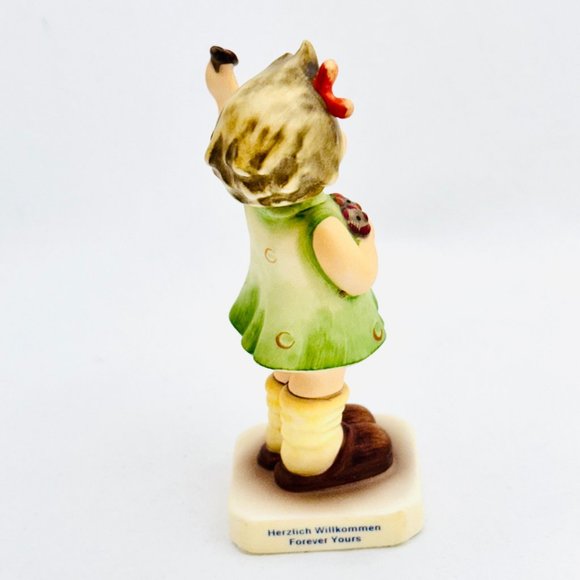 Goebel Hummel #793 "Forever Yours."  First Issue 1996/97 - TMK-7 - Picture 5 of 11